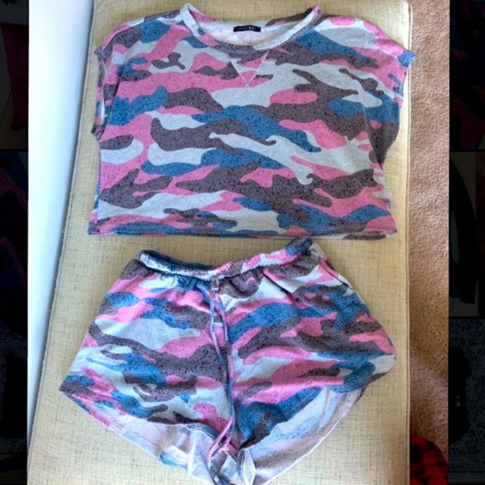Papermoon Matching Sleep Set PJs - Picture 2 of 4